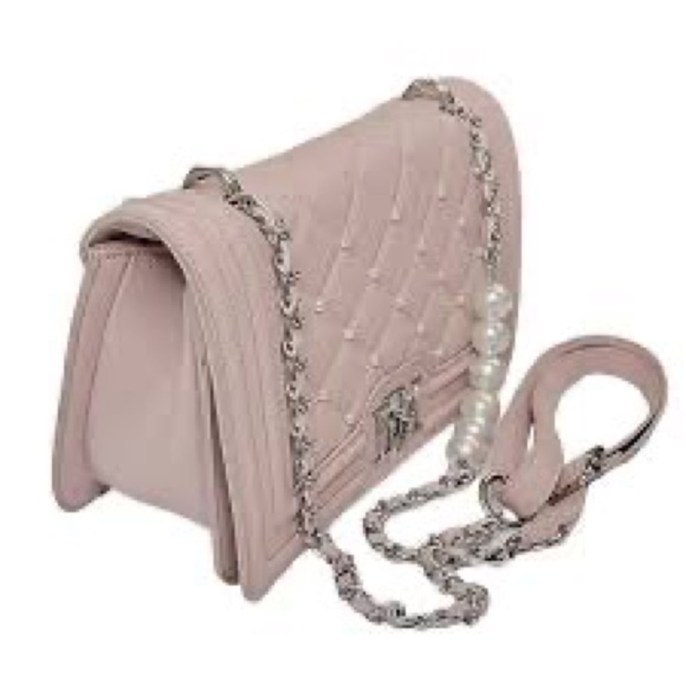 LMT: Badgley Mischka Quilt Letter Lock Pearl